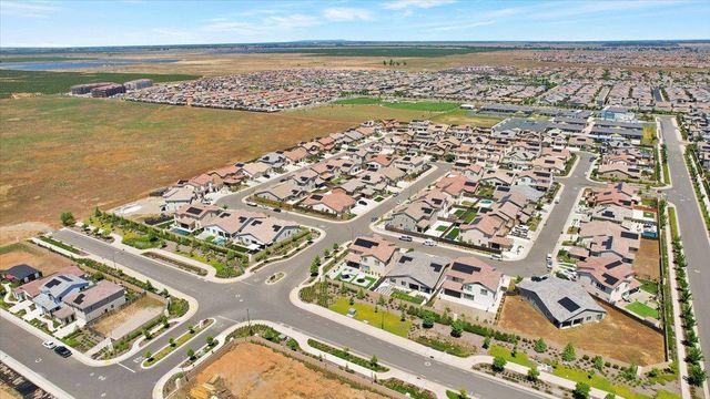 7000 skyward, Roseville, CA 95747