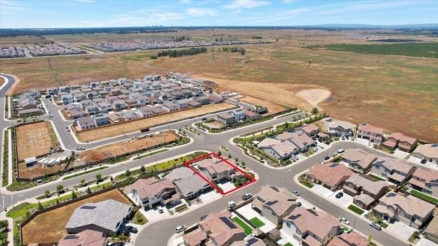 7000 skyward, Roseville, CA 95747