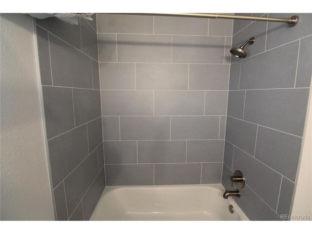1417 Mcintosh Ave, Broomfield, CO 80020
