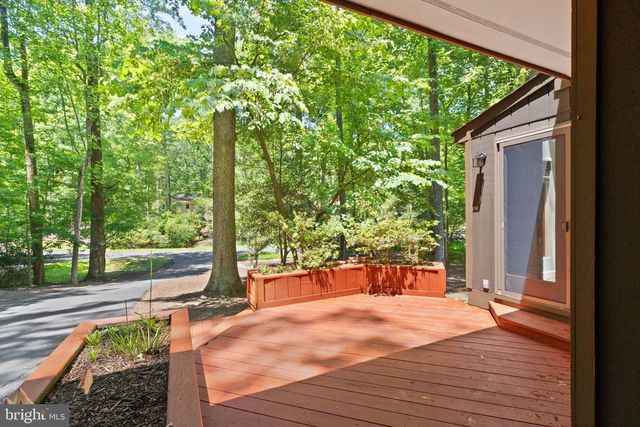 11609 SOURWOOD LN, Reston, VA 20191