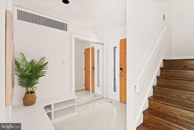 11609 SOURWOOD LN, Reston, VA 20191