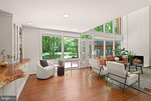 11609 SOURWOOD LN, Reston, VA 20191