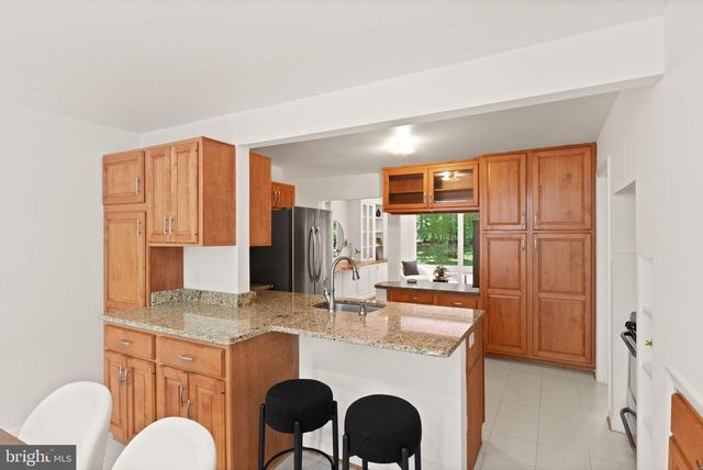 11609 SOURWOOD LN, Reston, VA 20191