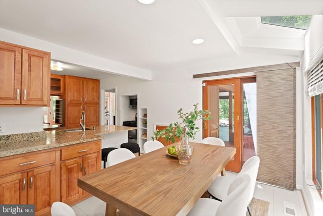 11609 SOURWOOD LN, Reston, VA 20191