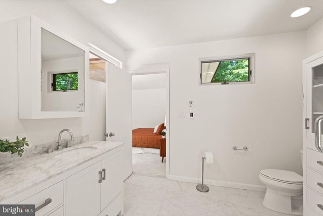 11609 SOURWOOD LN, Reston, VA 20191