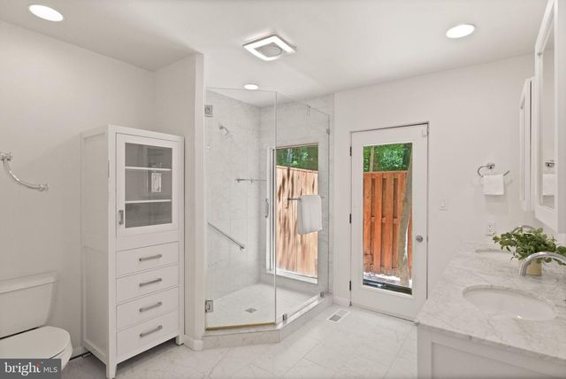 11609 SOURWOOD LN, Reston, VA 20191