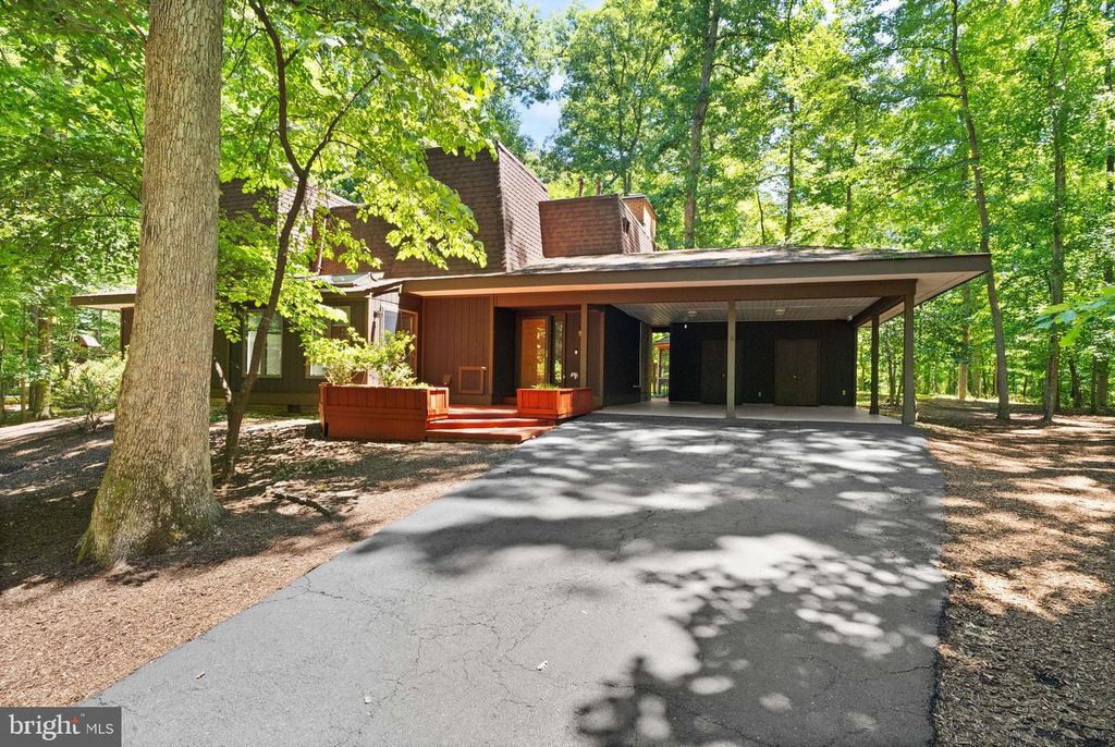 11609 SOURWOOD LN, Reston, VA 20191