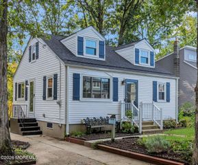 32 Bruning Lane, Spotswood, NJ 08884