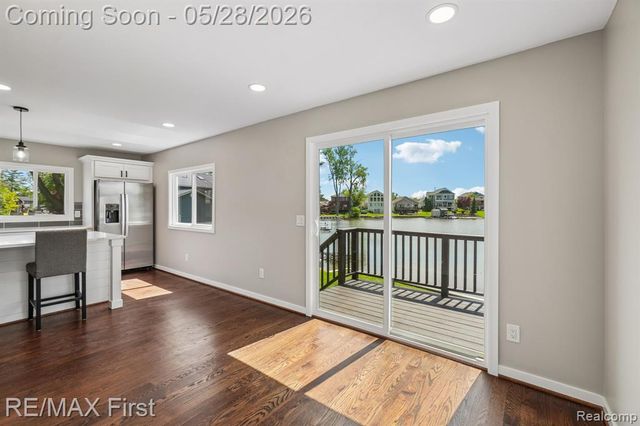 9403 Buckingham Street, White Lake, MI 48386