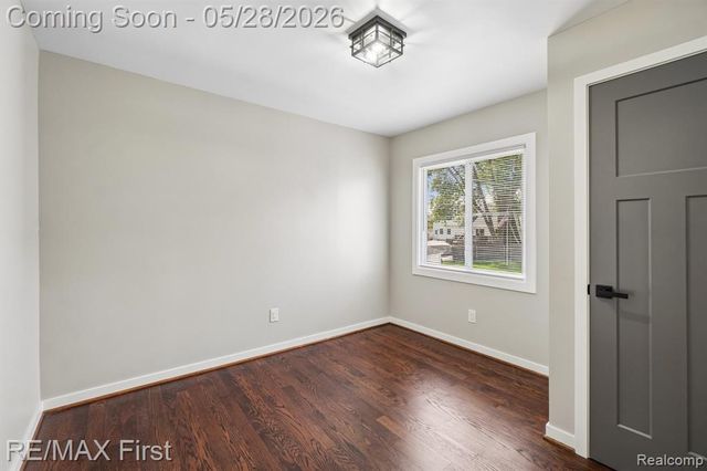 9403 Buckingham Street, White Lake, MI 48386