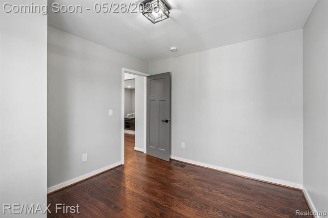 9403 Buckingham Street, White Lake, MI 48386