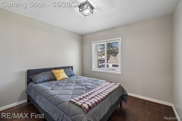 9403 Buckingham Street, White Lake, MI 48386