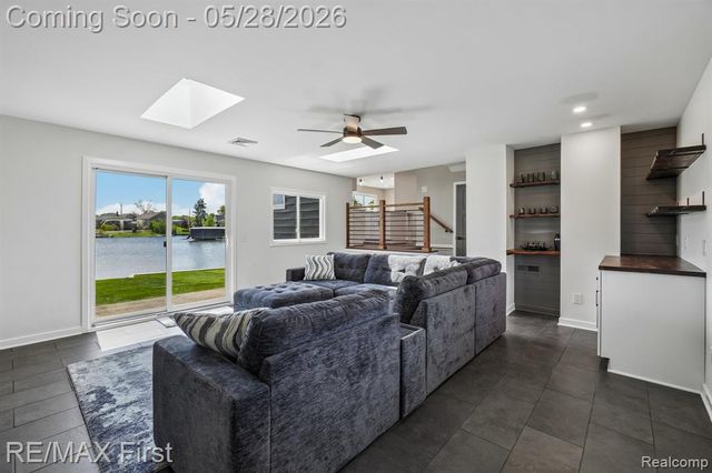 9403 Buckingham Street, White Lake, MI 48386