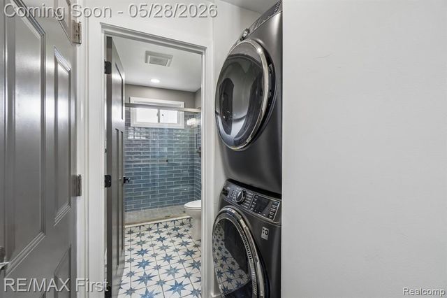 9403 Buckingham Street, White Lake, MI 48386