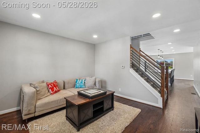 9403 Buckingham Street, White Lake, MI 48386