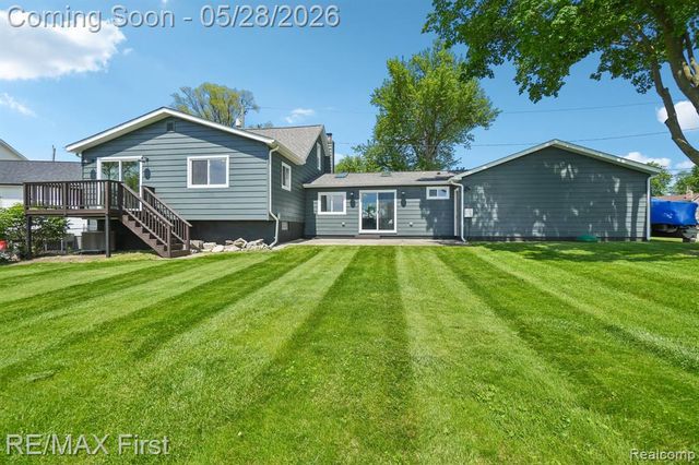 9403 Buckingham Street, White Lake, MI 48386