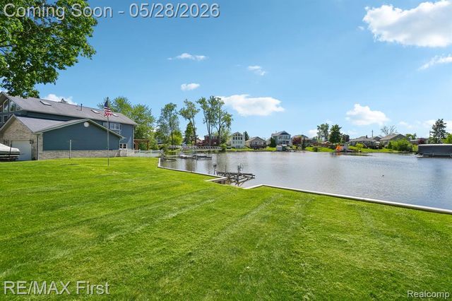 9403 Buckingham Street, White Lake, MI 48386