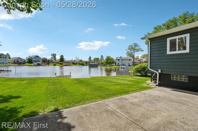 9403 Buckingham Street, White Lake, MI 48386