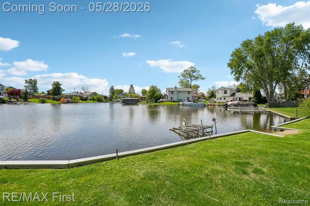 9403 Buckingham Street, White Lake, MI 48386