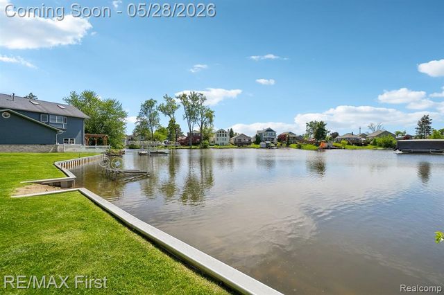 9403 Buckingham Street, White Lake, MI 48386