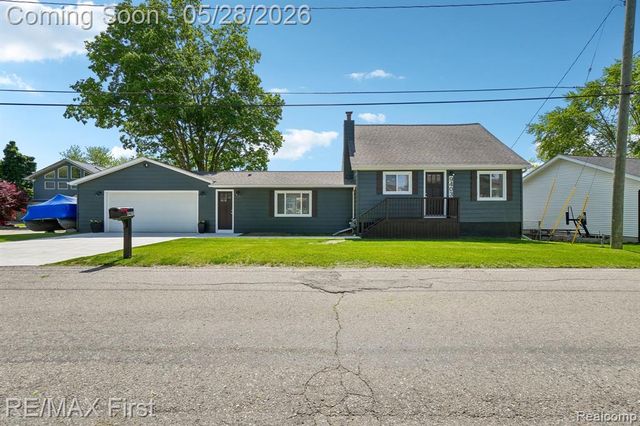9403 Buckingham Street, White Lake, MI 48386