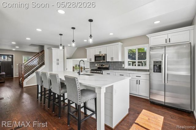 9403 Buckingham Street, White Lake, MI 48386