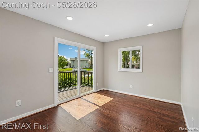 9403 Buckingham Street, White Lake, MI 48386