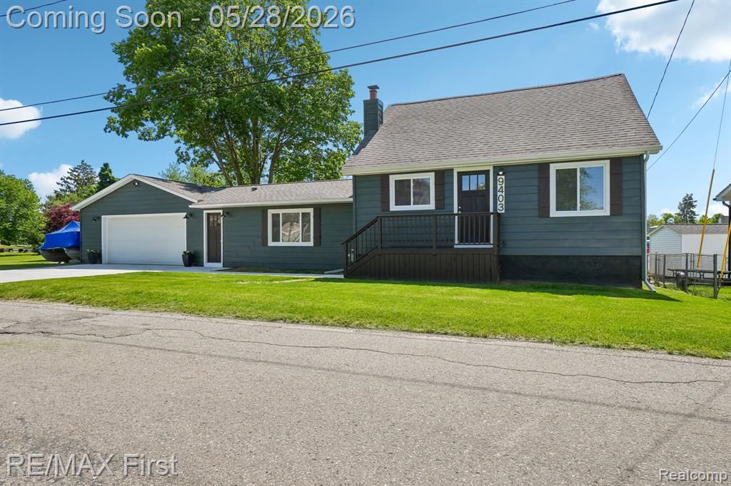 9403 Buckingham Street, White Lake, MI 48386