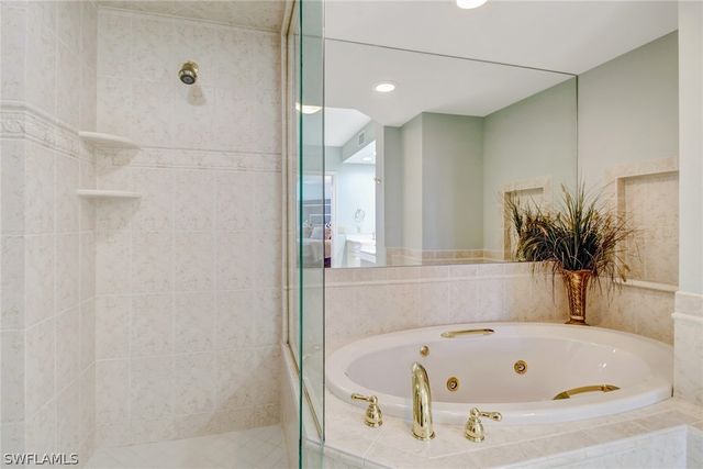 4041 Gulf Shore BLVD N PH-7, Naples, FL 34103