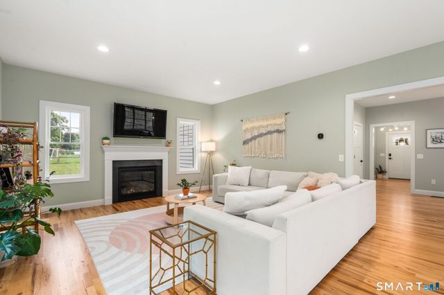11 Harness Way, Granby, CT 06035