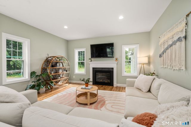 11 Harness Way, Granby, CT 06035