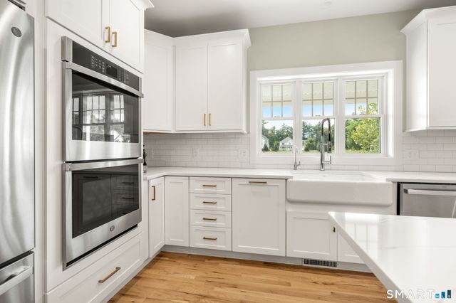 11 Harness Way, Granby, CT 06035