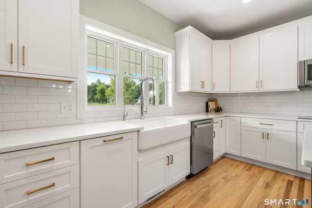 11 Harness Way, Granby, CT 06035