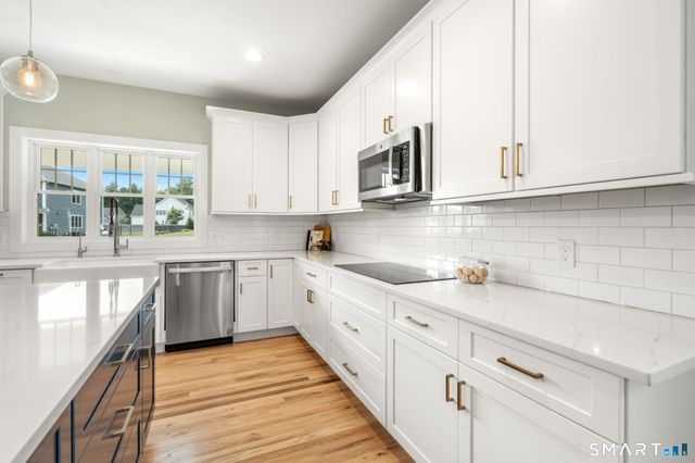 11 Harness Way, Granby, CT 06035