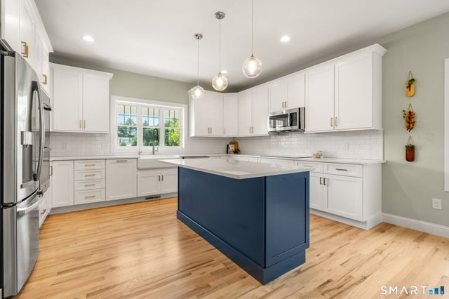 11 Harness Way, Granby, CT 06035