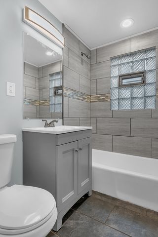 7007 Marshall Avenue, Hammond, IN 46323