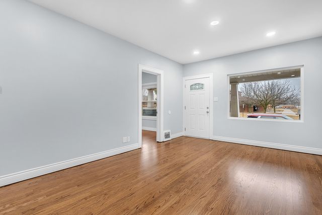 7007 Marshall Avenue, Hammond, IN 46323