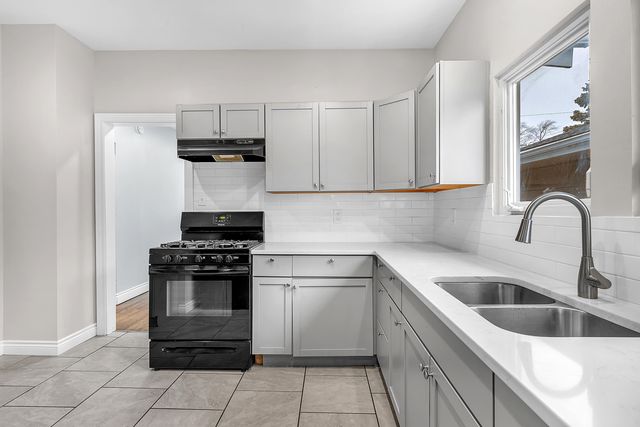 7007 Marshall Avenue, Hammond, IN 46323