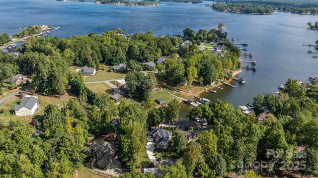 4548 Stonesthrow Drive, Denver, NC 28037
