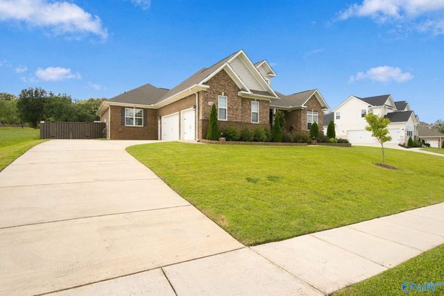 324 NE Merrydale Drive NE, Huntsville, AL 35811