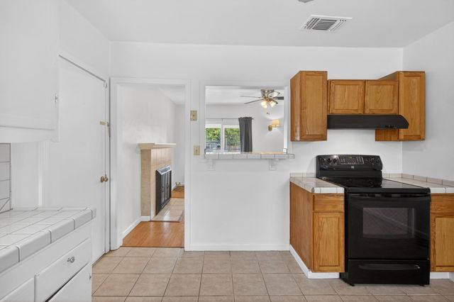 3705 Dayton St, Sacramento, CA 95838