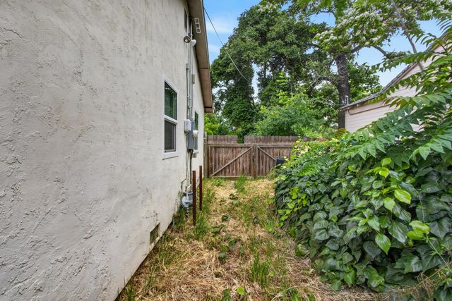 3705 Dayton St, Sacramento, CA 95838
