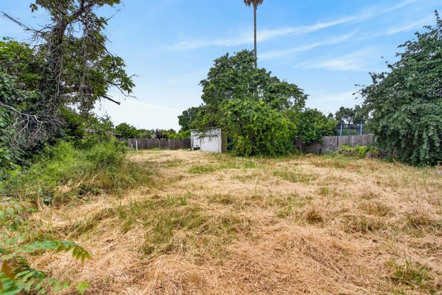 3705 Dayton St, Sacramento, CA 95838