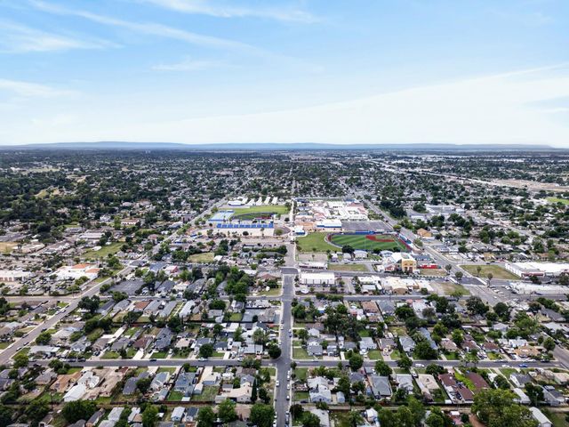 3705 Dayton St, Sacramento, CA 95838