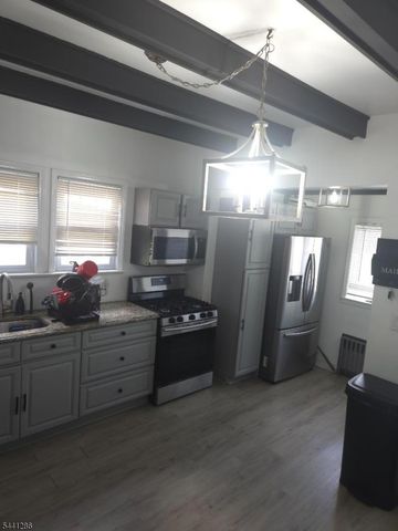 315 E 3Rd Ave, Roselle Boro, NJ 07203