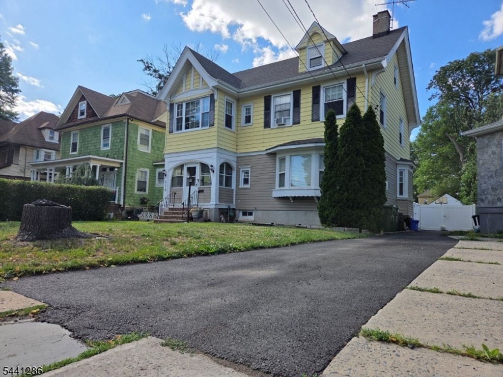 315 E 3Rd Ave, Roselle Boro, NJ 07203 — photo 2