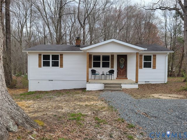 201 Grainery Rd, Montross, VA 22520