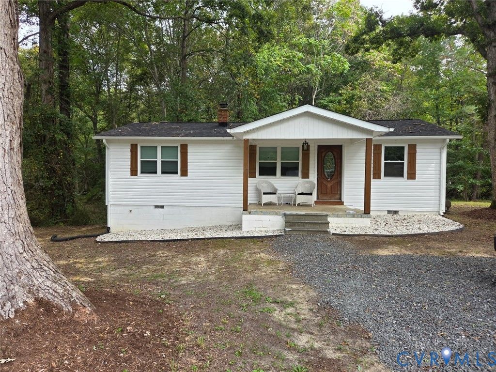 201 Grainery Rd, Montross, VA 22520