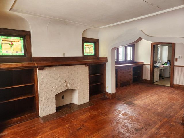 5915 W Park Hill AVENUE, Milwaukee, WI 53213