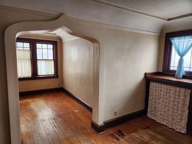 5915 W Park Hill AVENUE, Milwaukee, WI 53213